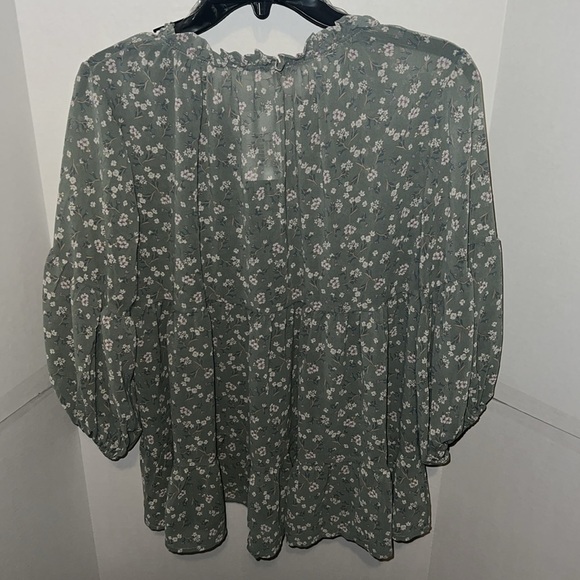 NWT! Boutique Cherry Blossom Top - Picture 5 of 5